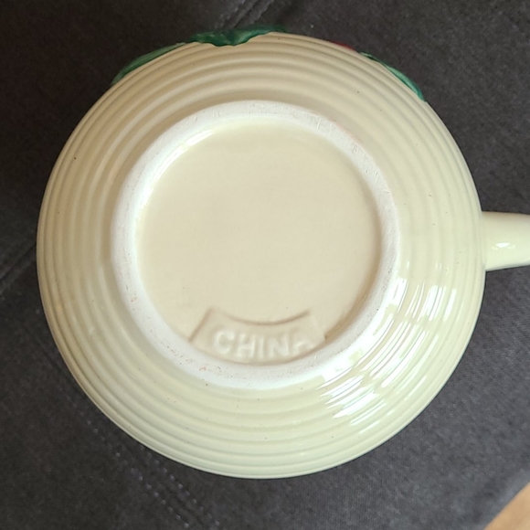 Adorable Vintage Red Apple Pitcher 🍎 - Picture 5 of 8